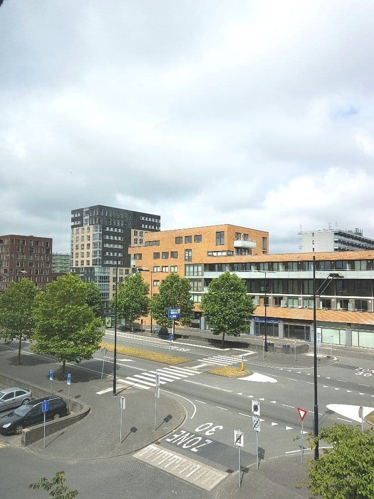 Bijlmerdreef, Amsterdam - Foto 1